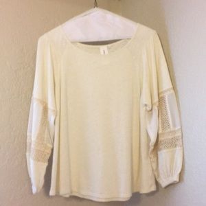 Guest Editor Cream blouse lace sleeves xs extra small